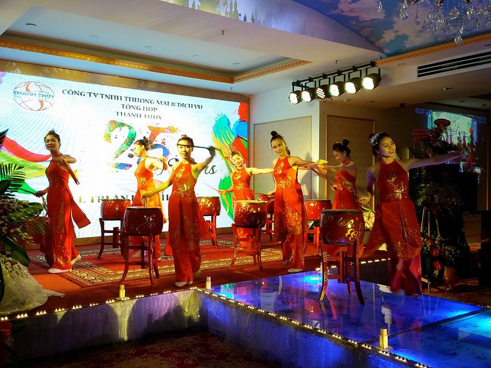 Cho thuê Trống hội, nhóm nhảy nữ sexy tại Hà Nội